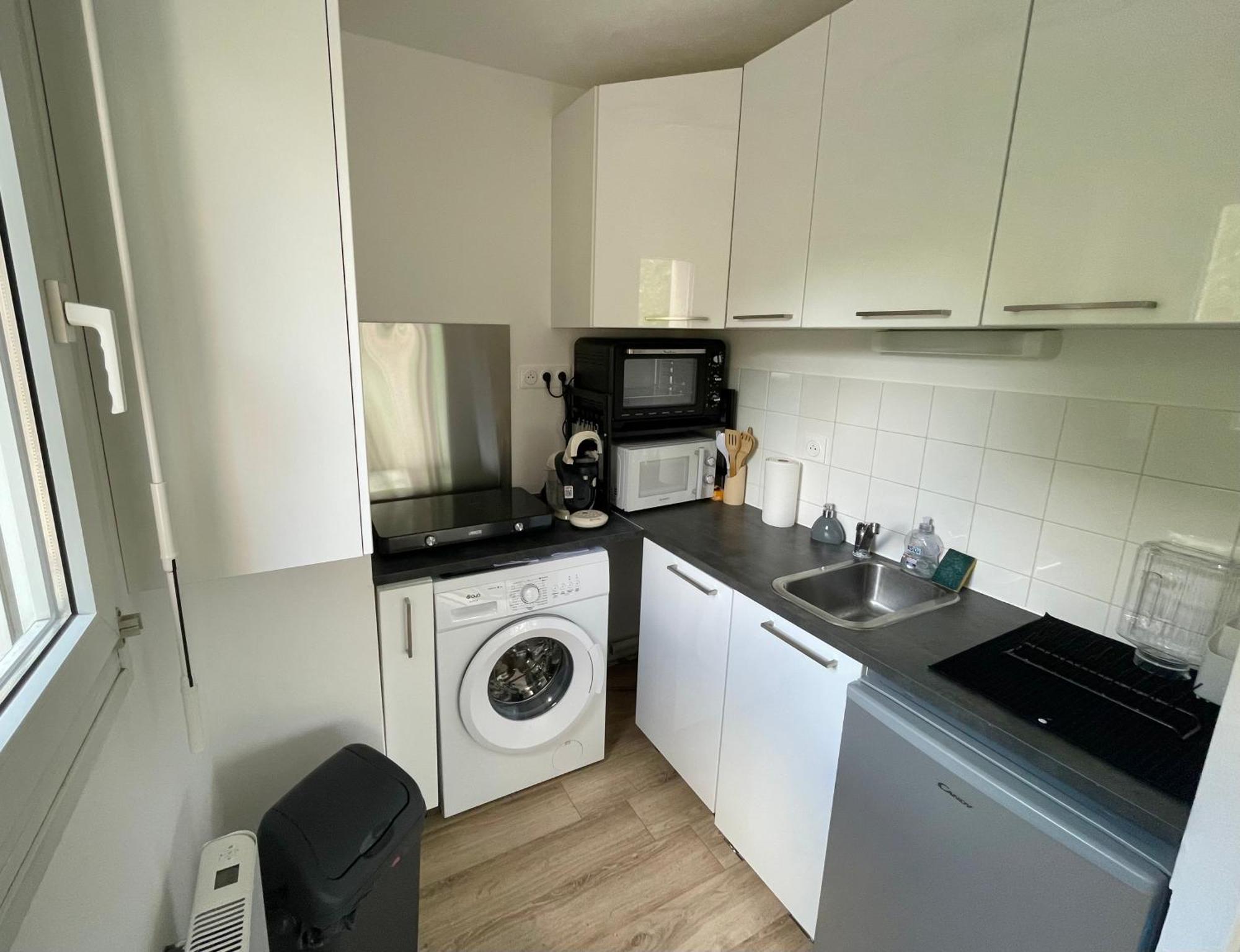 Appartement Avec Loggia Et Parking Prive Louviers Exterior foto